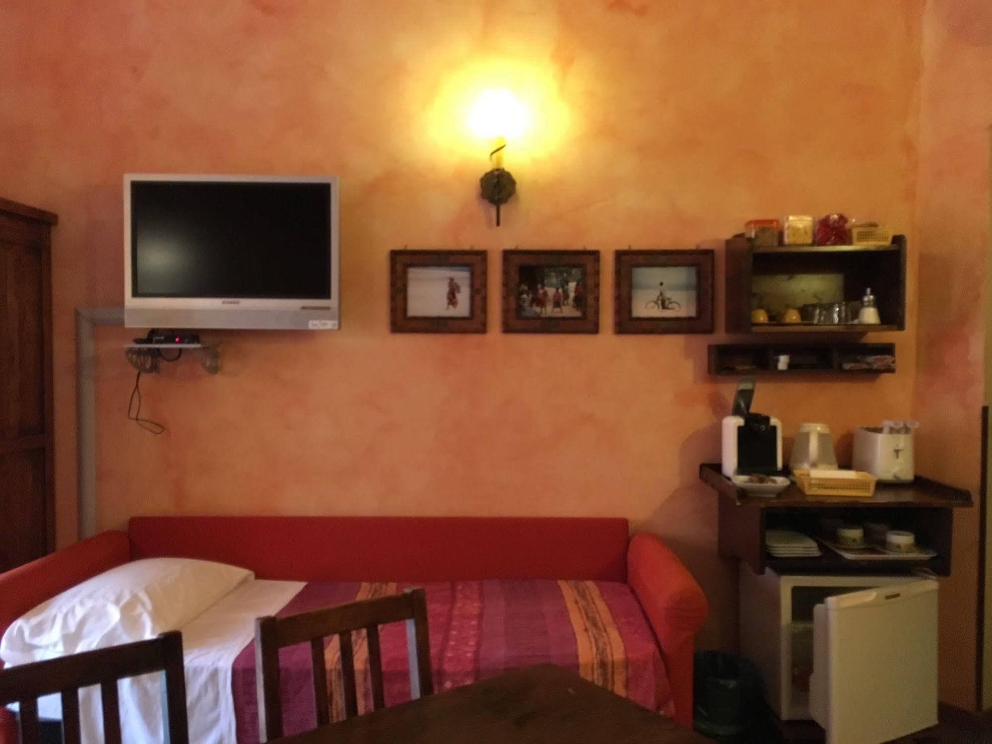 רומא Momi Bed And Breakfast מראה חיצוני תמונה